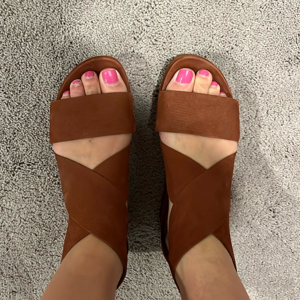 Rustic Platform Sandal - Picture 2 of 2
